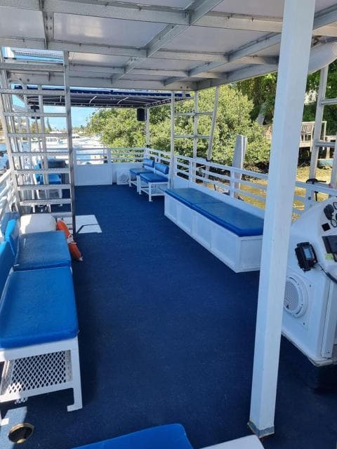 Bermuda party boat charter photo 7